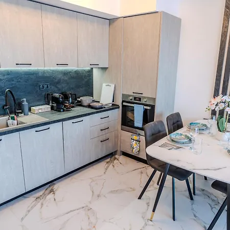 Sea View Luxury Apartments- Golden Sunset Luxury 公寓 *